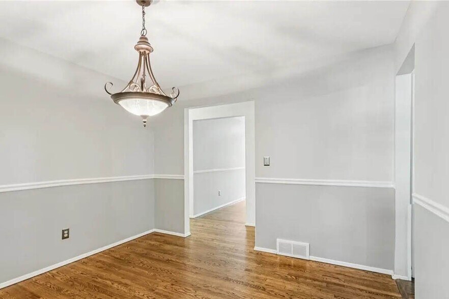Building Photo - 244 Atterbury Blvd