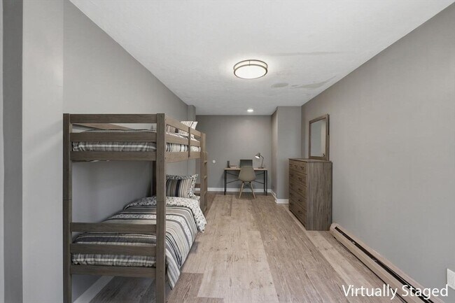 Building Photo - 586 Franklin St