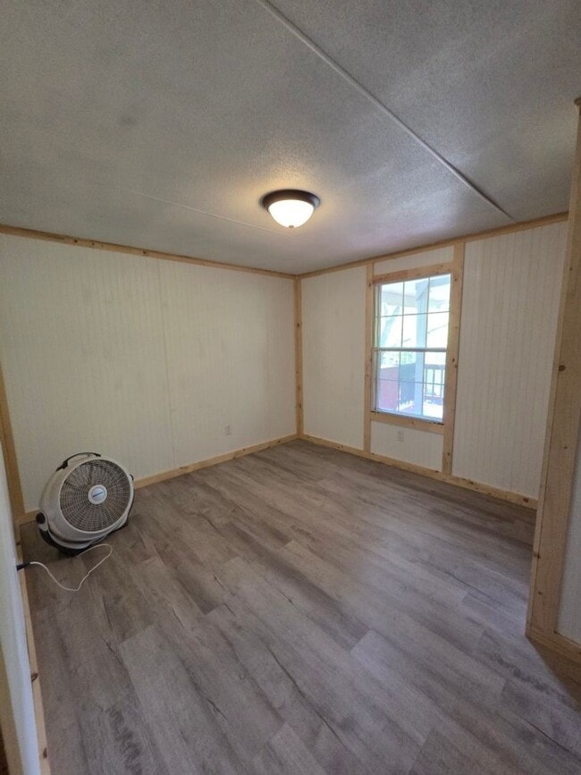 Building Photo - $1,800 - 3 Bedroom 3 Bathroom Unfurnished Home in Tatham Mountain Park