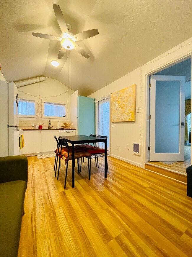 Building Photo - 3405 NE 80th Ave