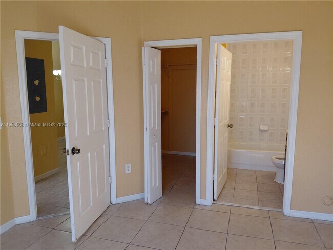 Building Photo - 83 NE 13th Ave