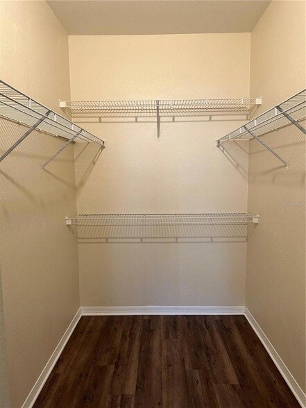 Building Photo - 3324 Parkchester Square Blvd