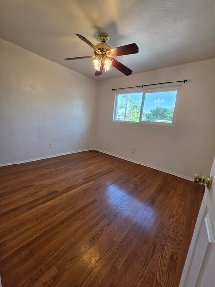Building Photo - 4415 Rosebud Ln