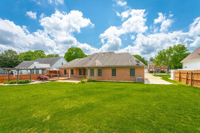 Building Photo - 8517 Horseshoe Bend Ln