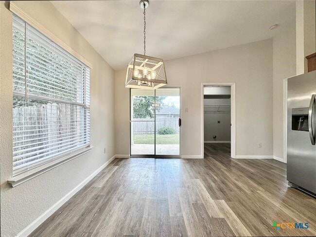 Building Photo - 916 Gentry Dr