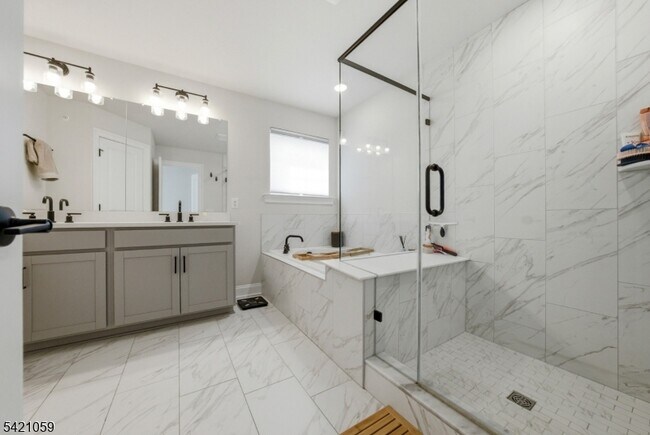 Building Photo - 12 Marigold Ct