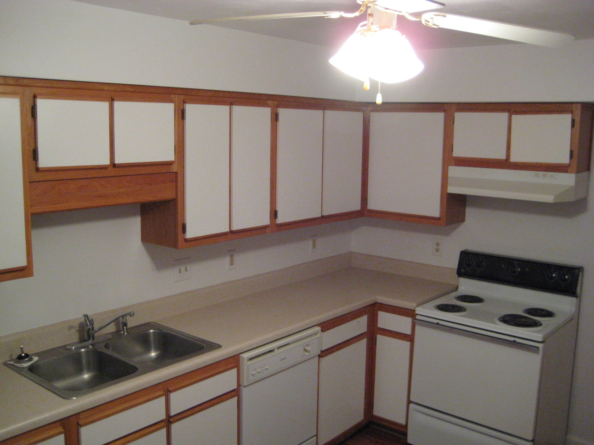 Building Photo - 1822 Bennington St SE