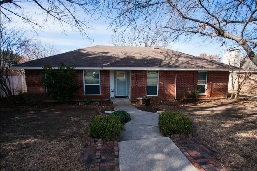Front of House - 2100 Camellia St