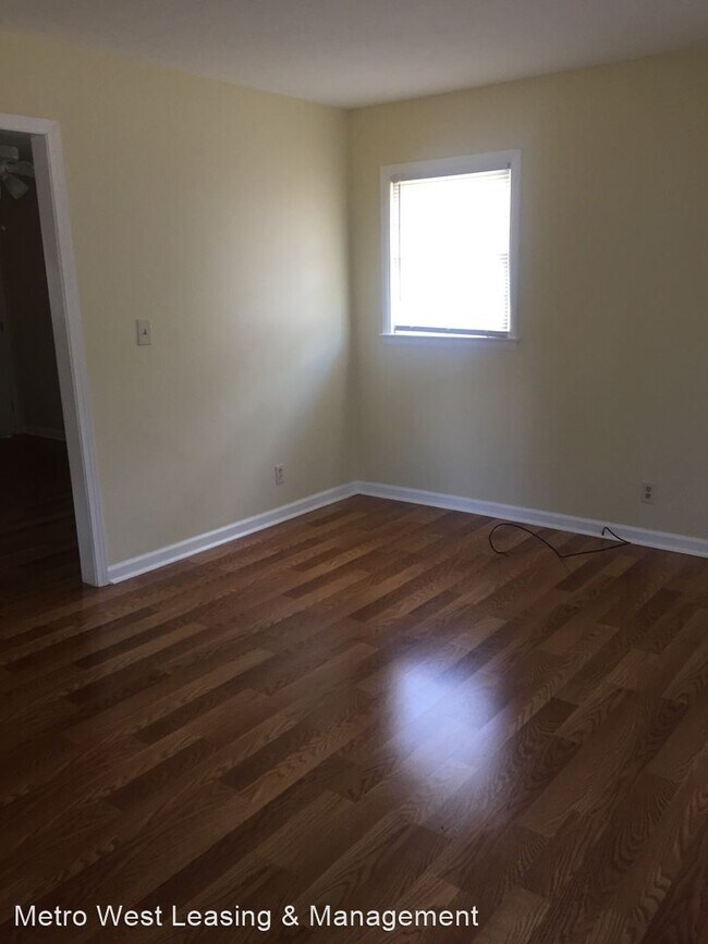 Building Photo - 3 br, 1.5 bath House - 250 Pate Road