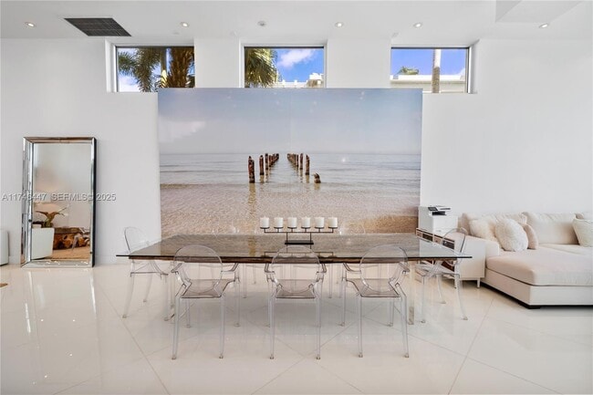 Building Photo - 227 E Dilido Dr