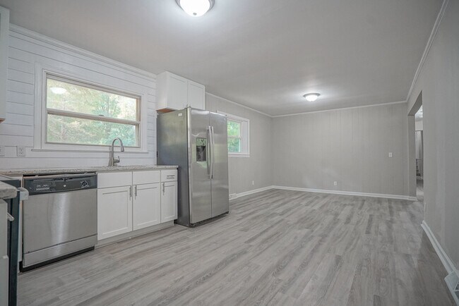 Building Photo - 246 Acorn Acres Rd