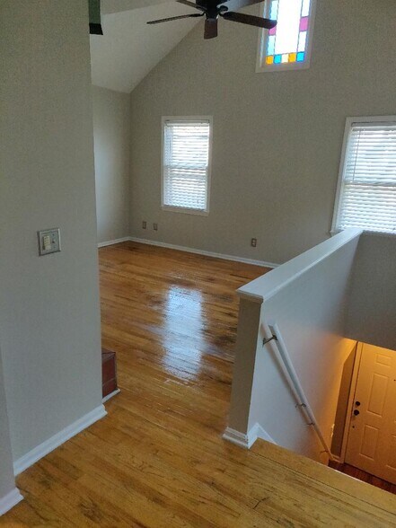 living room - 3158 Oak St