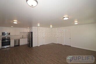 Building Photo - All new 2 bed 1 bath Duplex