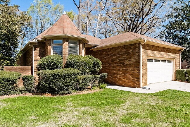 Building Photo - 3017 Teresa Ave