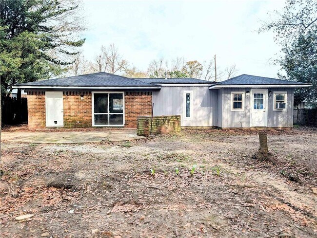 Building Photo - 3755 Pleasant Valley Rd