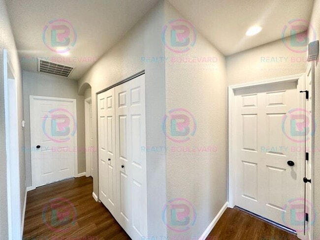 Building Photo - South Meadows 3-Bedroom 2 Bath Home New paint and Carpet Mt. Rose Views & Covered Patio