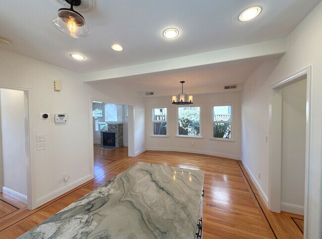 Building Photo - TOTAL REMODEL LARGE 1750sf 3BR+ Bonus/3BA North Oakland Home AVAILABLE NOW