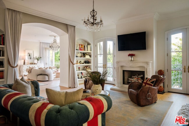 Building Photo - 18875 Pasadero Dr