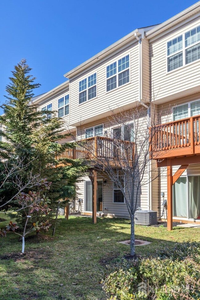 Building Photo - 1302 Hights Farm Rd N