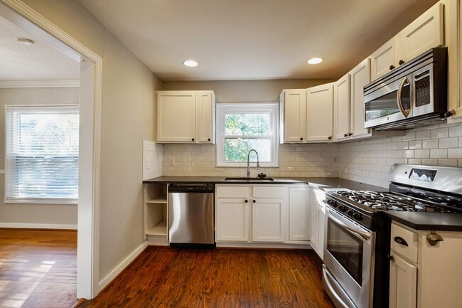 Building Photo - Cute 3 bedroom, 1 bath house in Homewood!