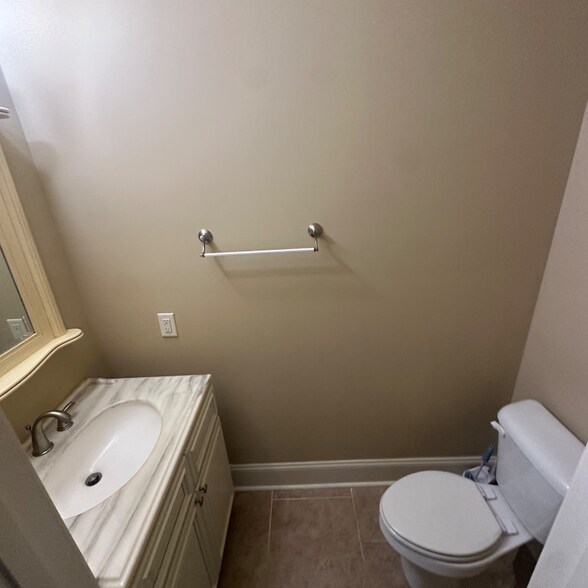 Building Photo - 6911 Spanglers Spring Way