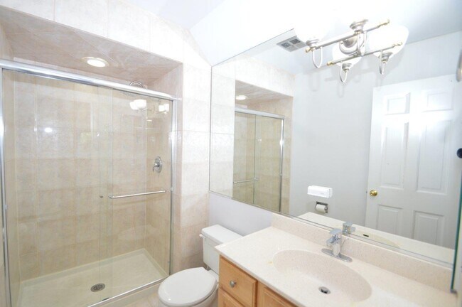 Building Photo - 4805 Greenwich Ct