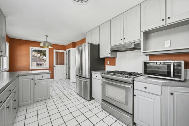 Building Photo - 1846 12th Ave