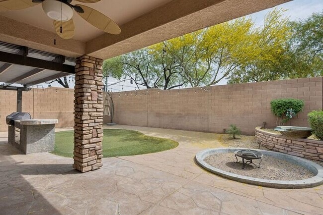 Building Photo - 2763 N Raven