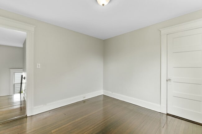 Building Photo - 174 White St