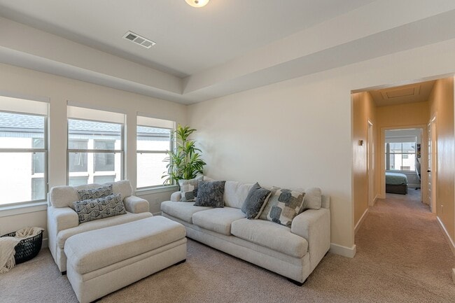 Building Photo - 102 Shining Succulent Dr