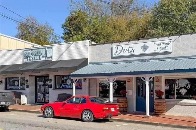 Building Photo - 255 Lowry St