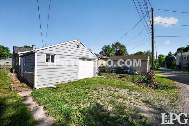 Building Photo - 5207 Bennett Rd