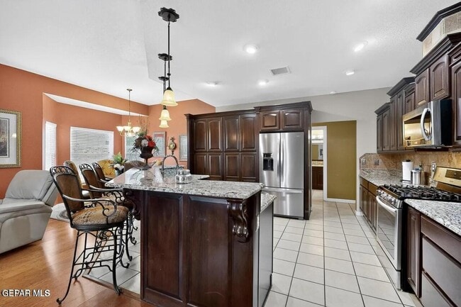 Building Photo - 6909 Desert Canyon Dr