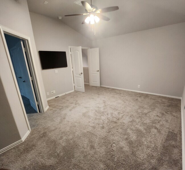 Building Photo - 1312 Carancho Dr