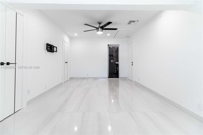 Building Photo - 4530 SW 34th Dr