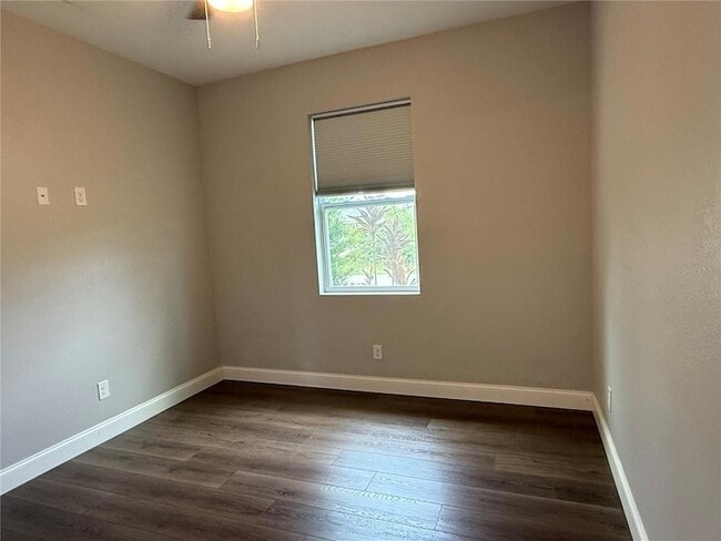 Building Photo - 10371 Kidron Ave