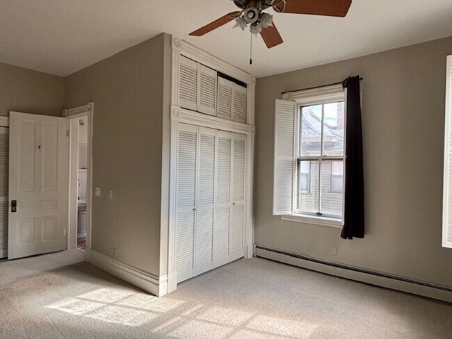 Building Photo - 462 Holly Ave