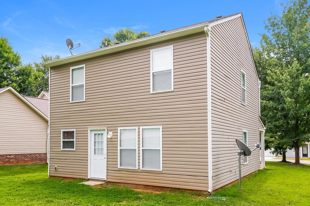 Building Photo - 312 Cloverdale Ct