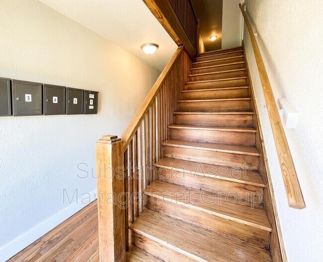 Building Photo - 835 East Dr