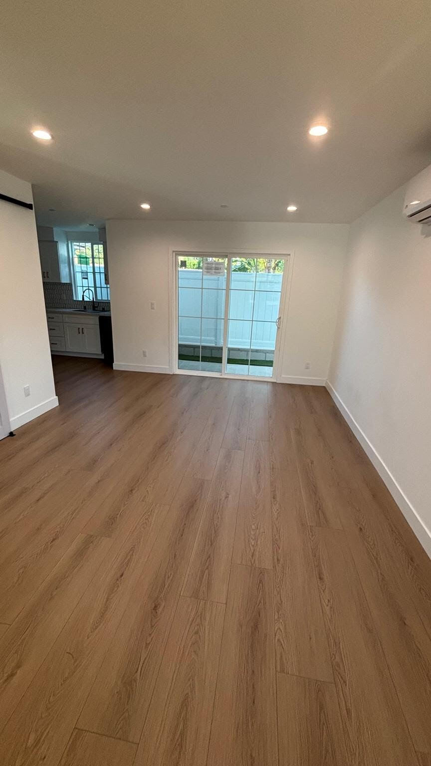 LIVING ROOM AREA /PATIO - 4880 Bruges Ave