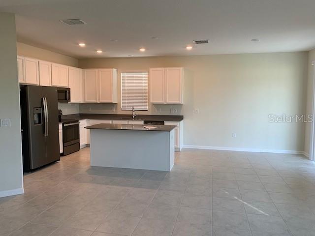 Building Photo - 16441 Champlain St