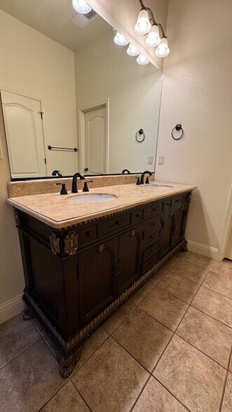 Building Photo - 5959 E Via Casella Dr