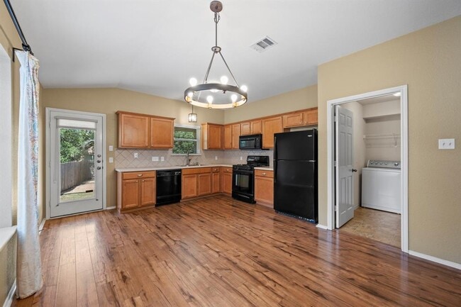 Building Photo - 3841 Castle Rock Cove