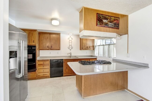 Building Photo - Stunning Mid-Century Modern Home with Pool for Rent for the First Time in Diamond Bar, California!