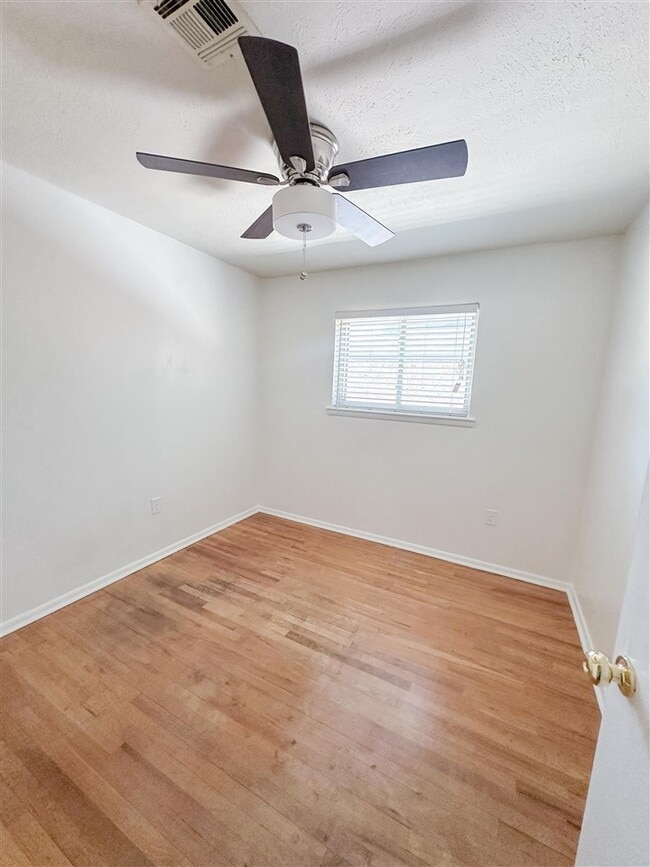 Building Photo - 406 NW 56th St