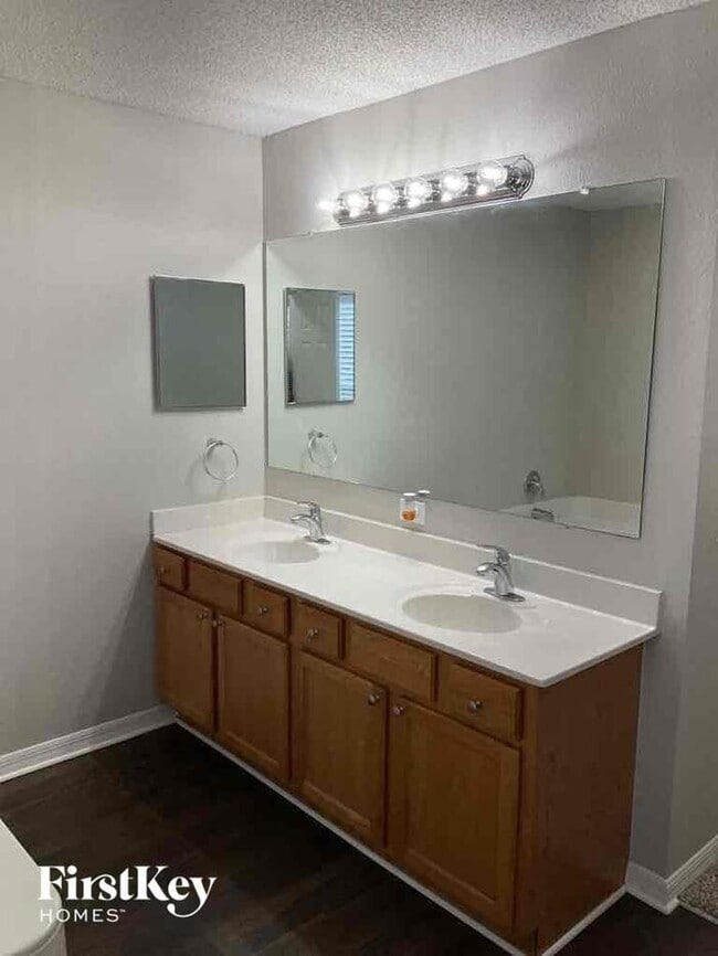 Building Photo - 7094 Shady Pine Ct