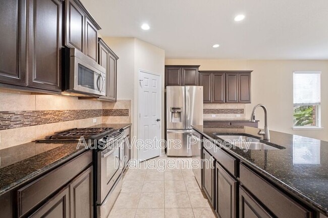 Building Photo - 2955 Angelina Dr