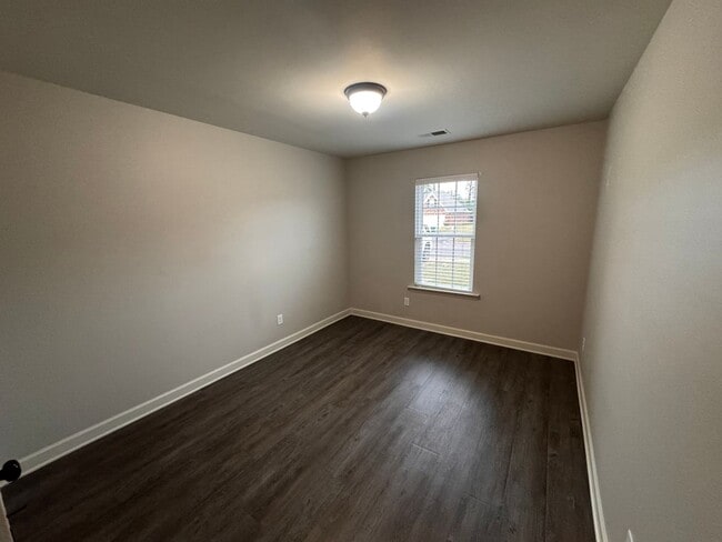 Building Photo - 1029 Hogue Dr