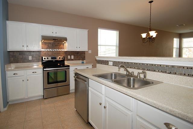 Building Photo - 9732 Kingsmill Dr
