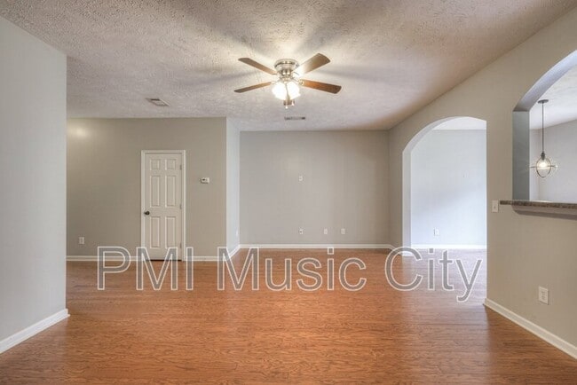 Building Photo - 1068 Ashmore Dr